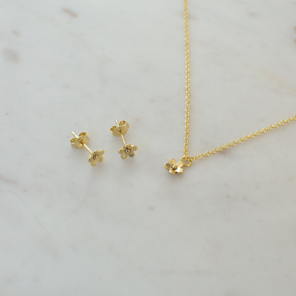 Daisy Day Studs