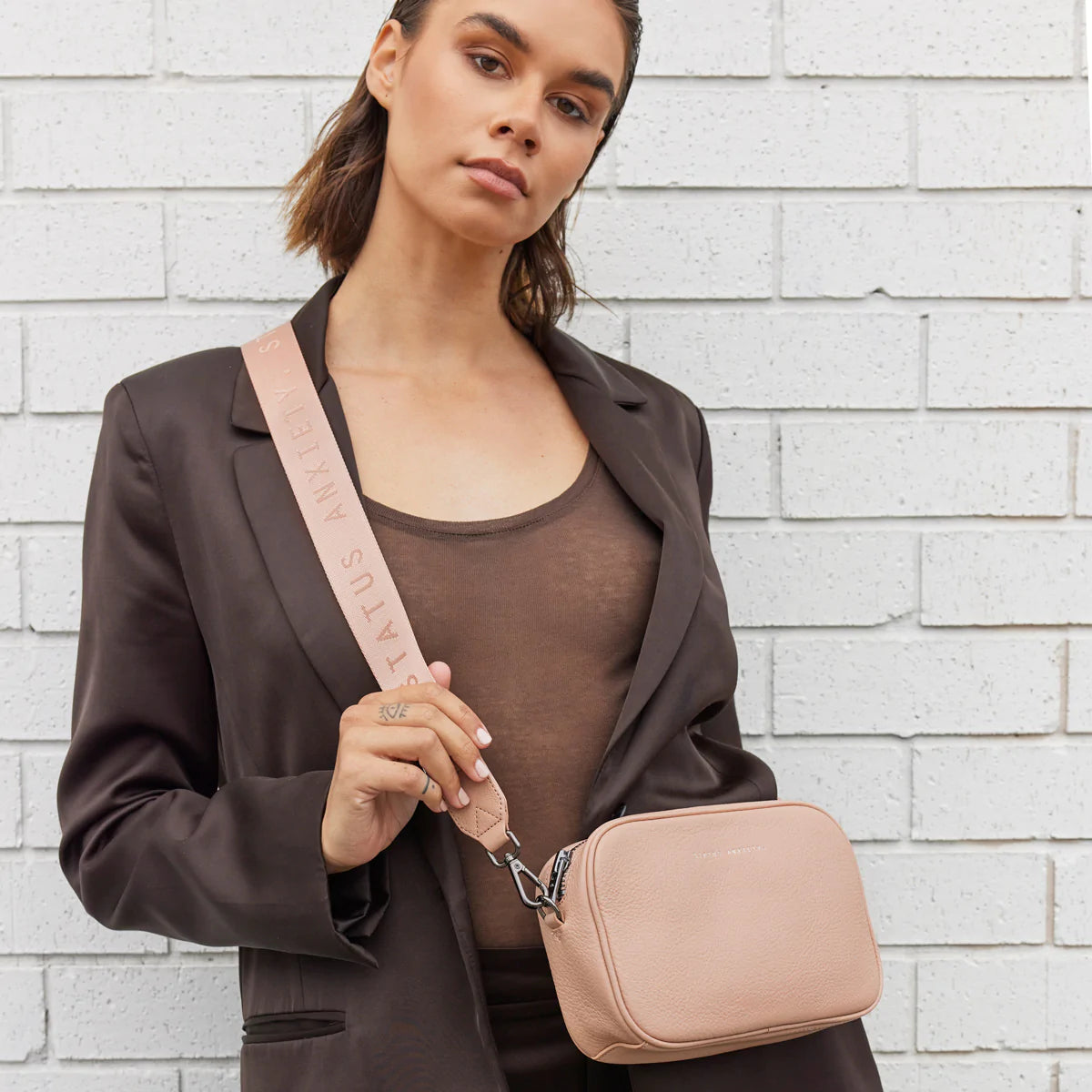 Plunder with Webbed Strap - Pink