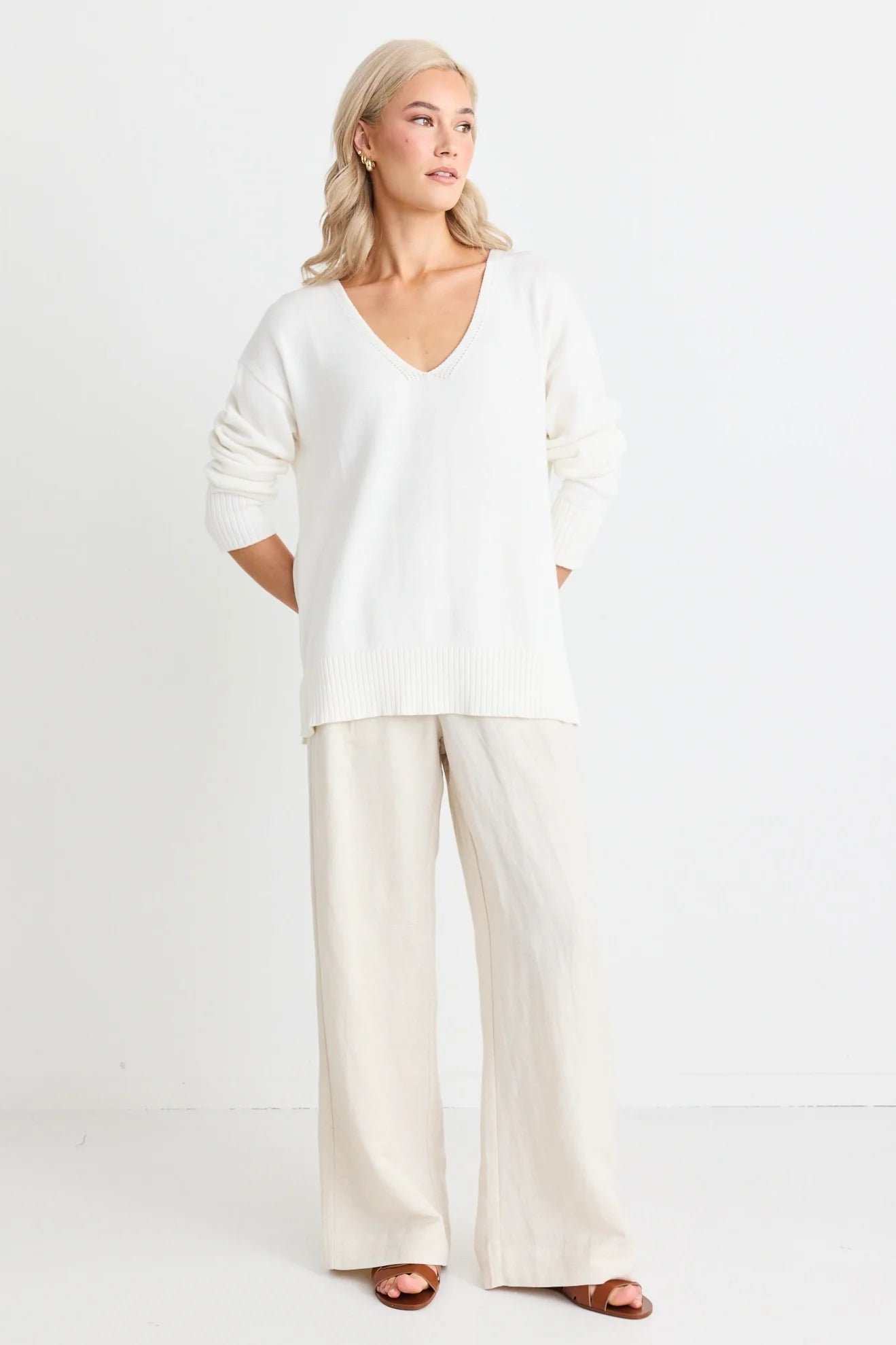 Quartz Ivory Relaxed V Neck Jumper - Ivory