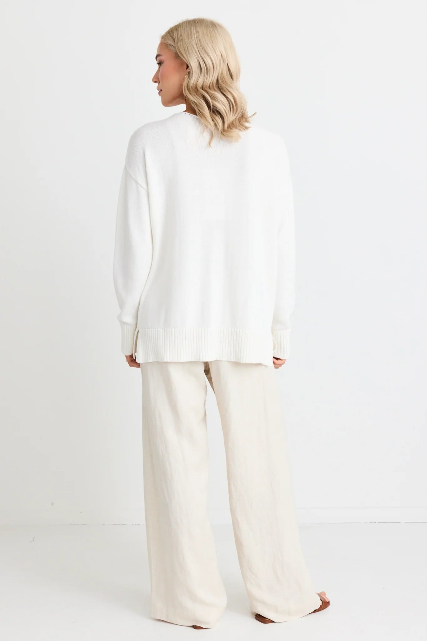 Quartz Ivory Relaxed V Neck Jumper - Ivory