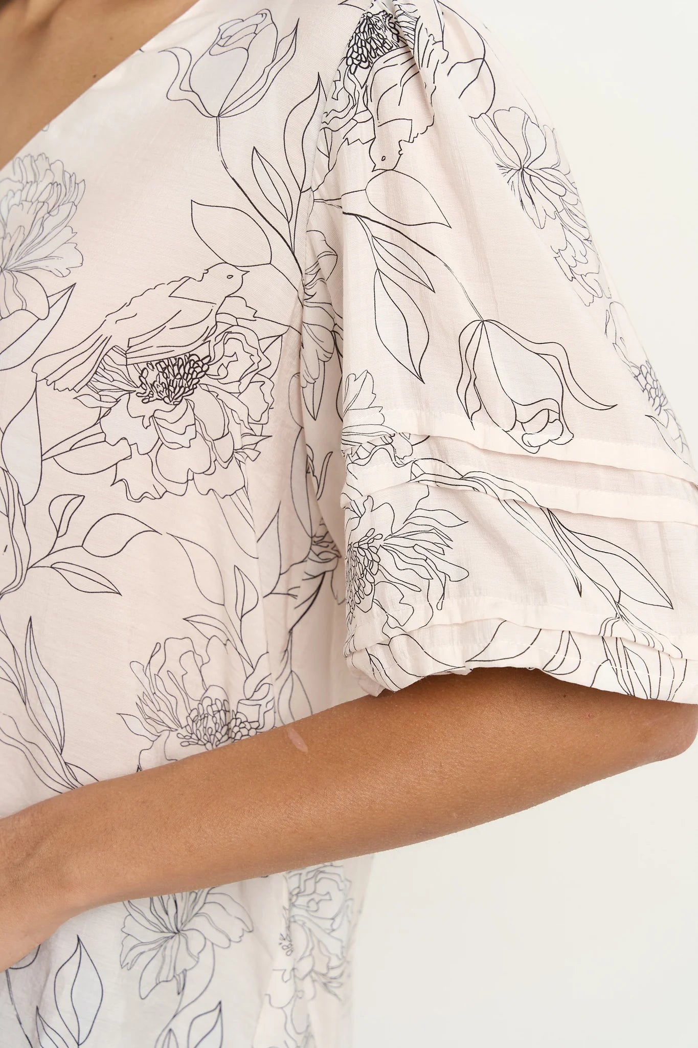 Recall Pleat Sleeve Blouse - Ivory Floral