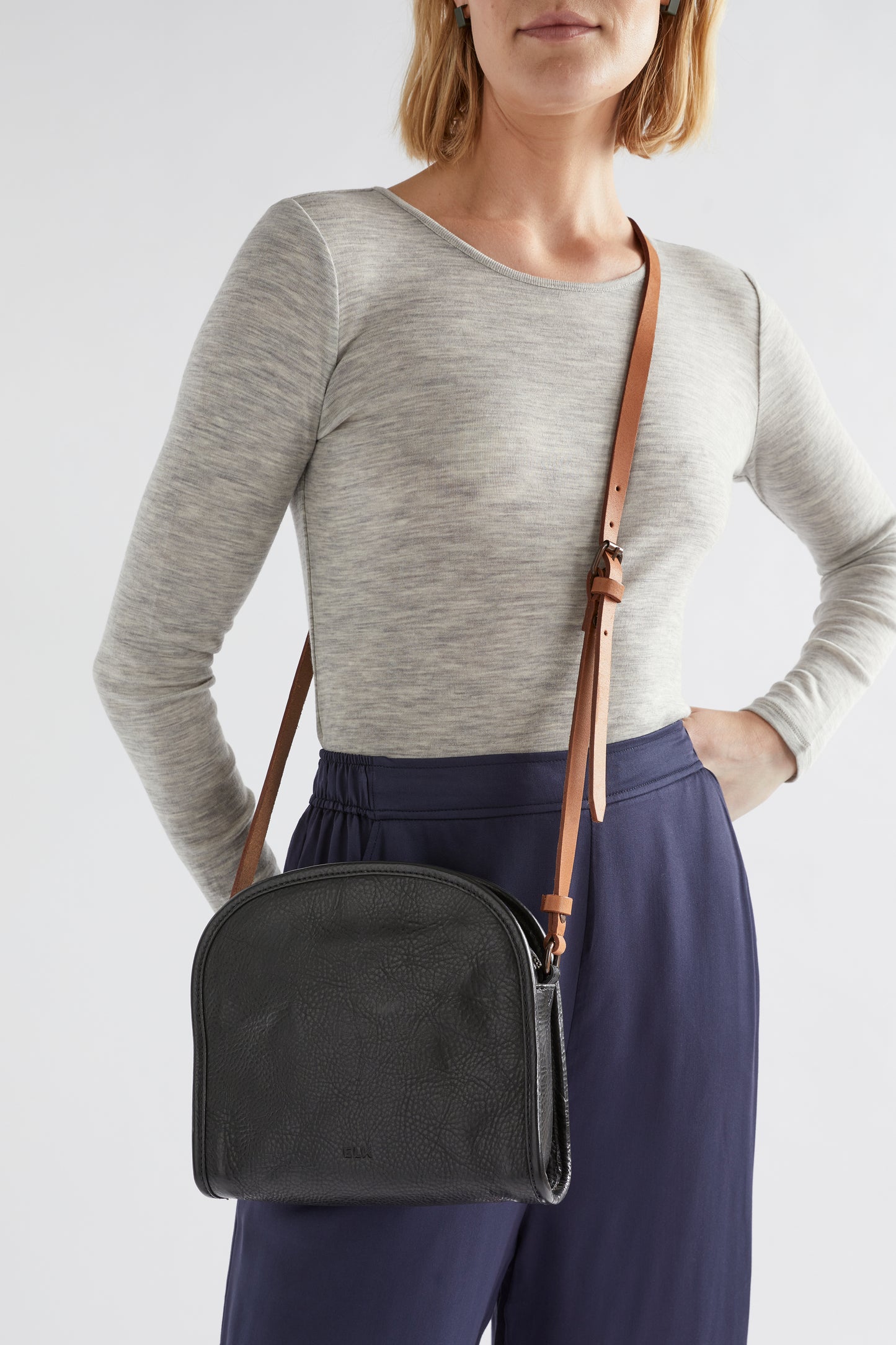 Elk Kurva Messenger Bag - Black or Tan