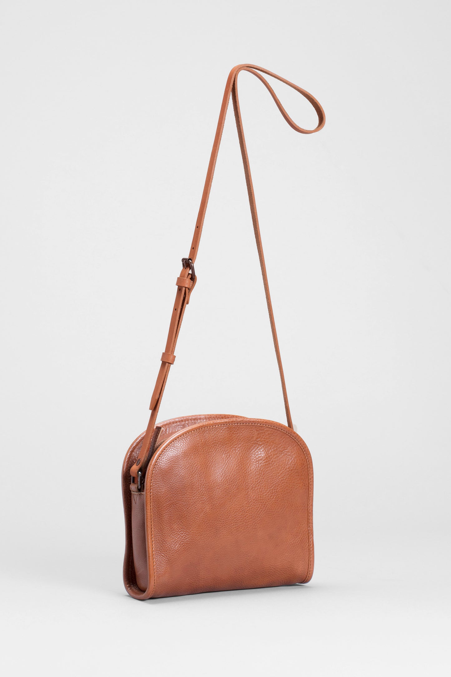 Elk Kurva Messenger Bag - Black or Tan