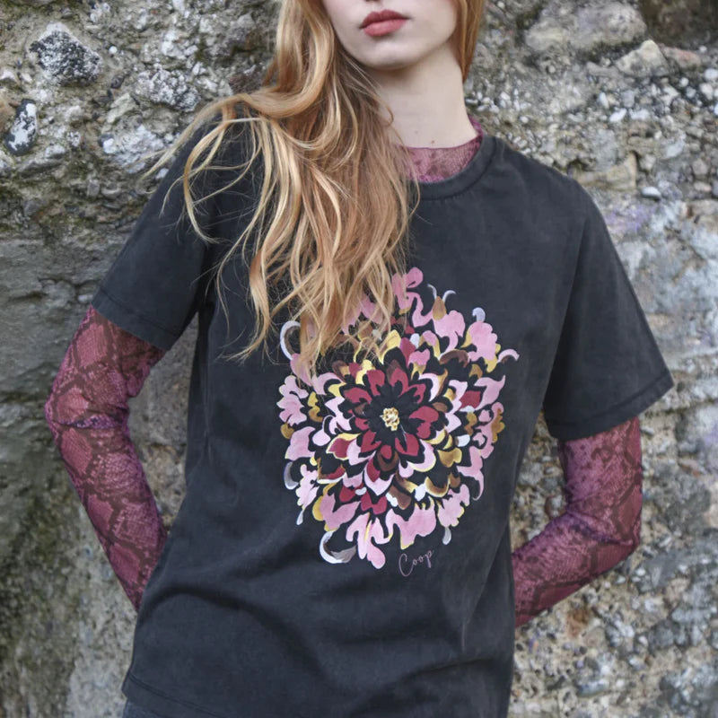 Fleur-Tastic  T- Shirt - Vintage Black