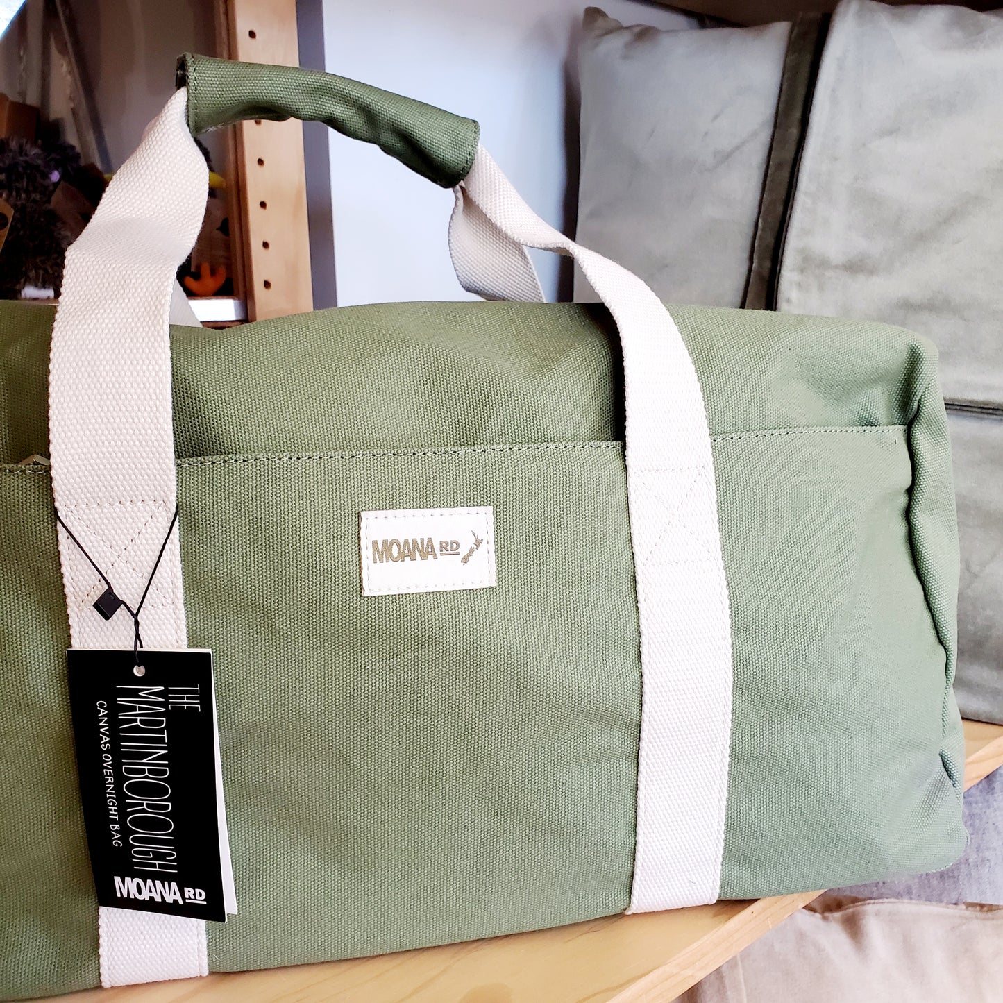 The Martinborough Canvas Overnight Bag - Olive