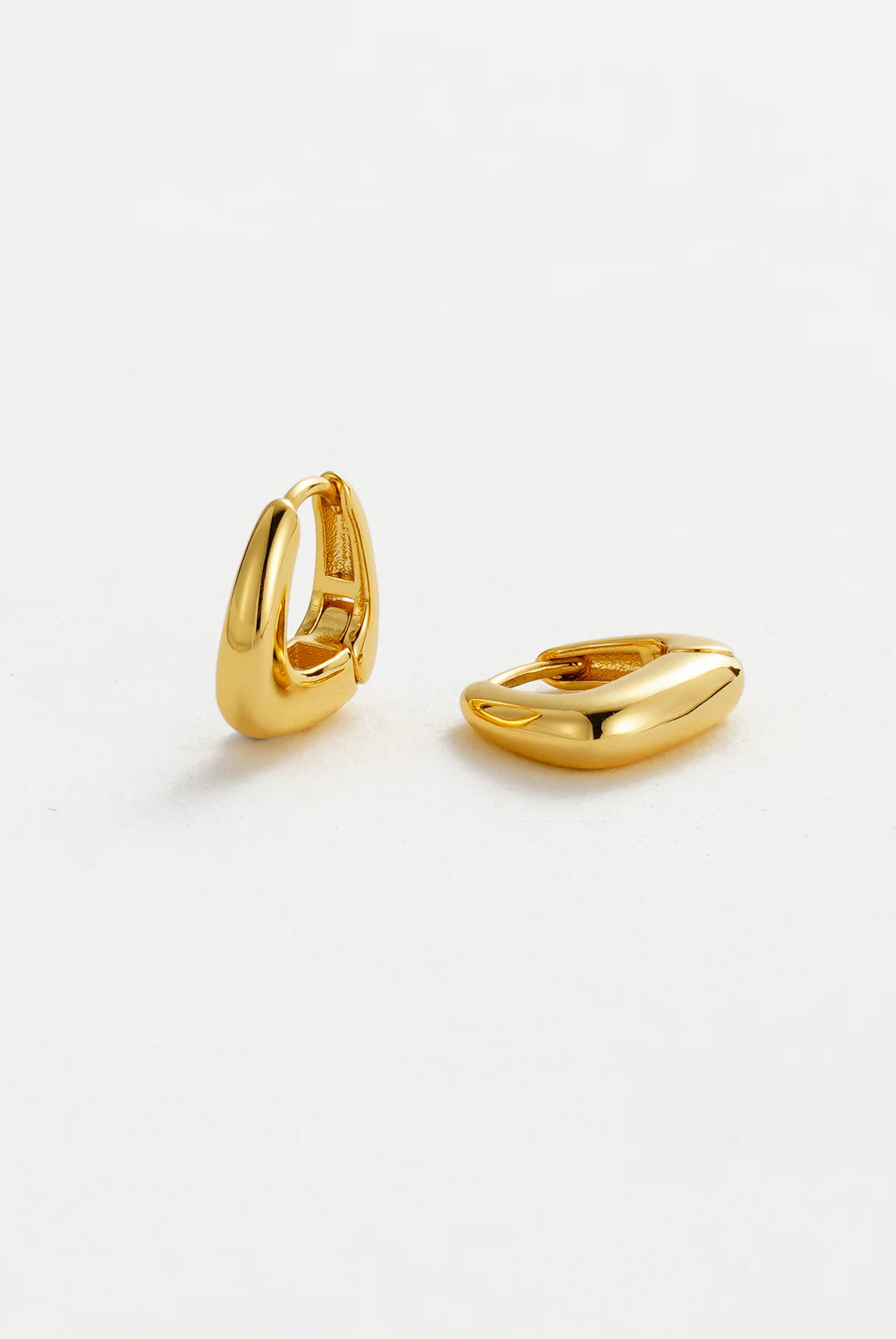 Neve Huggie Earring - Gold