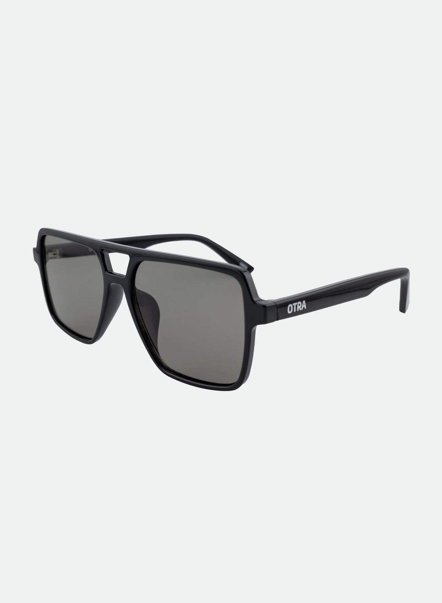 Zoya Sunglasses - Black/Smoke